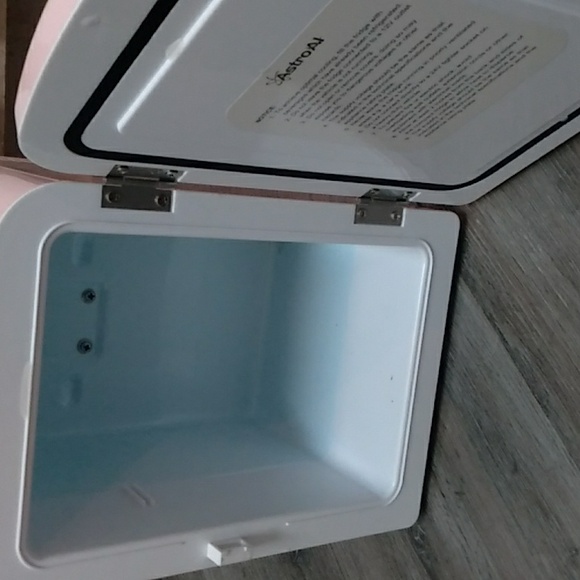 Mini Freezer - Picture 2 of 3